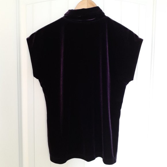 Chico's Velvet Sleeveless Turtleneck Top Purple Size 1/Size M/Size 8 - Picture 2 of 8